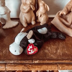 Daisy the cow Ty beanie babies